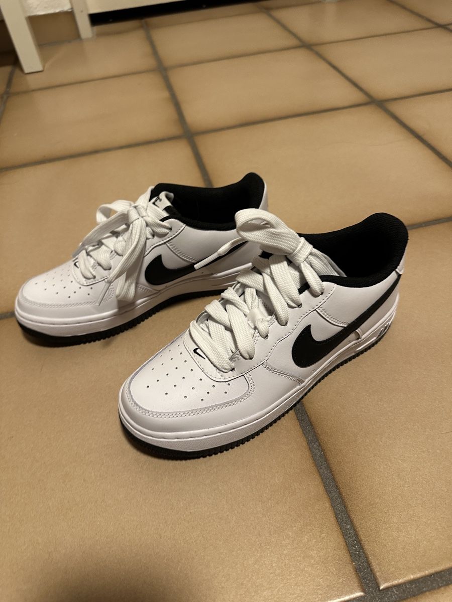Nike Scarpe per ragazzi: Nike Air Force 1 LV8 3 – Nuovo (secondo la descrizione) da Münchenstein venduto da egi4142
