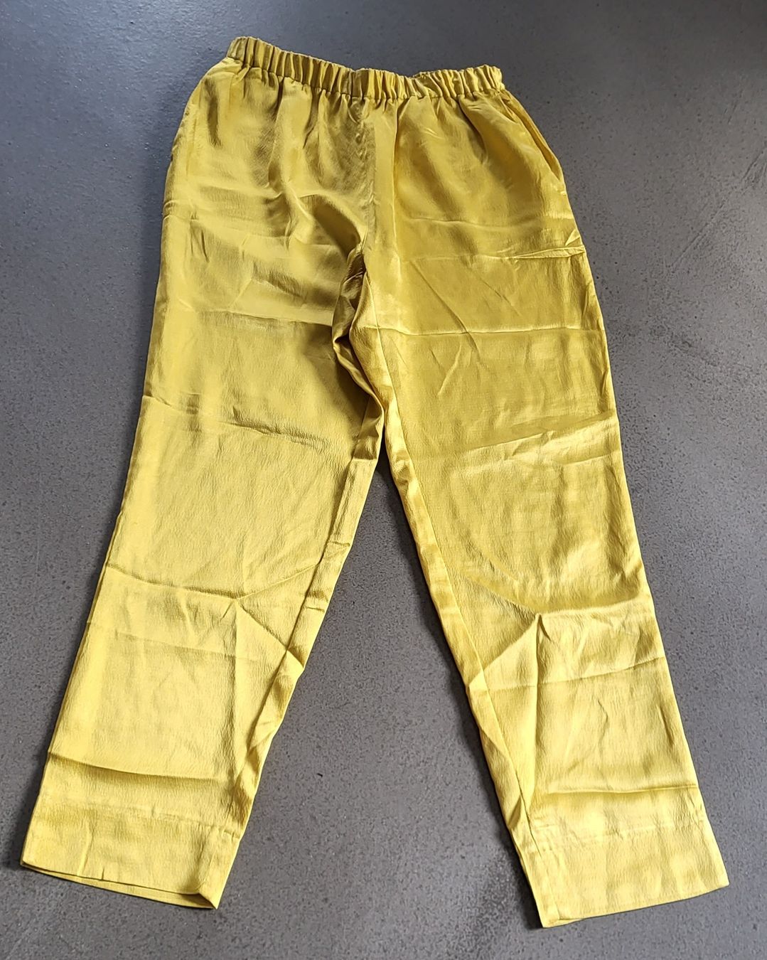 Closed Pantaloni: closed Seidenhose Gr S – Usato da Kaisten venduto da Ciccr