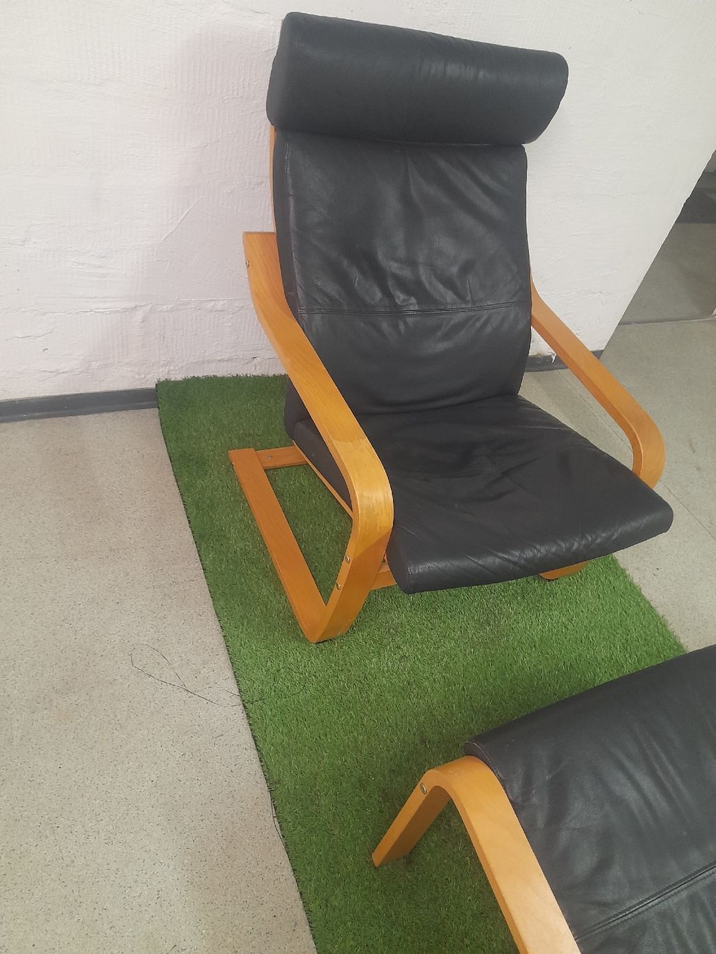 Ikea Fauteuils: IKEA Leder POÄNG Sessel und Hocker – D'occasion à Glattbrugg par B_B 1