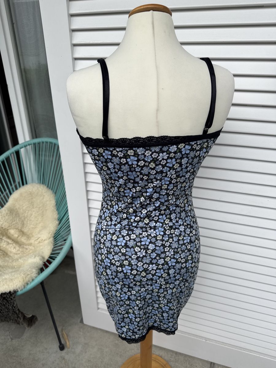 Vestiti: Sommerliches Mini Kleid mit Blumenmuster, Grösse 36 – Usato da Basel venduto da fiona_second-hand_BS 2