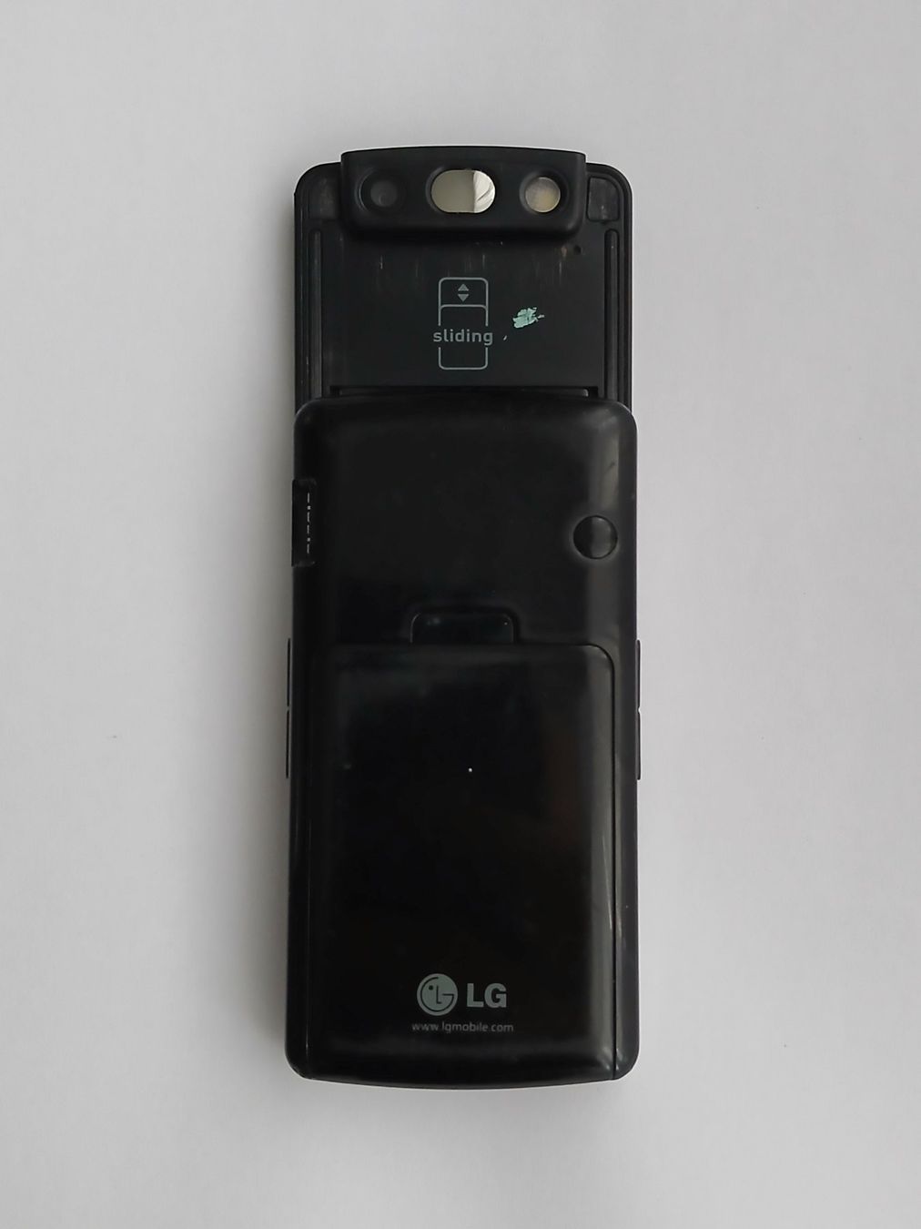 LG Telefoni cellulari / Smartphones: LG Slider Handy Schwarz – Usato da Kloten venduto da Travolli 1