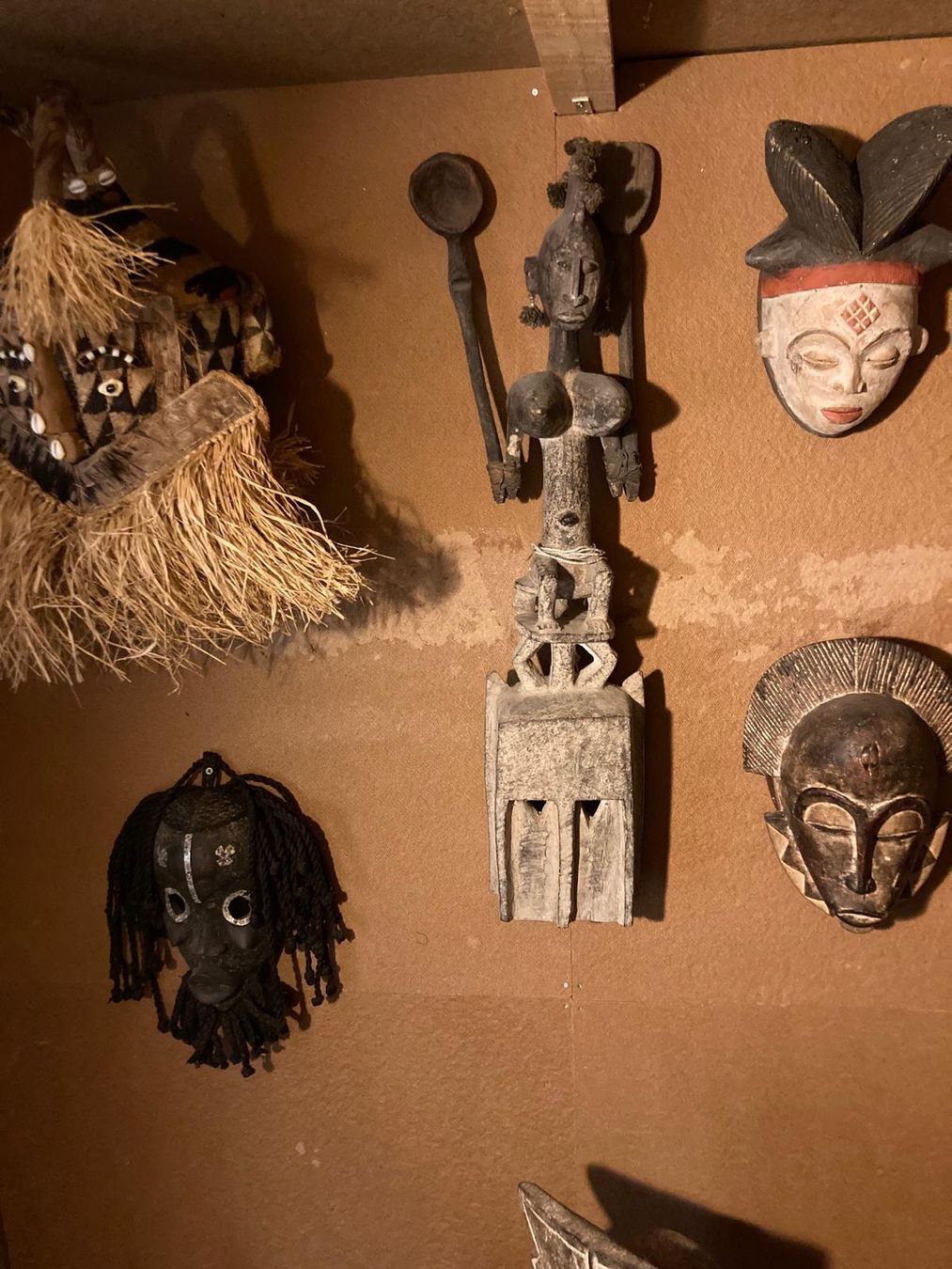 Arte internazionale: Art africain – Usato da Aigle venduto da mad_6qzx