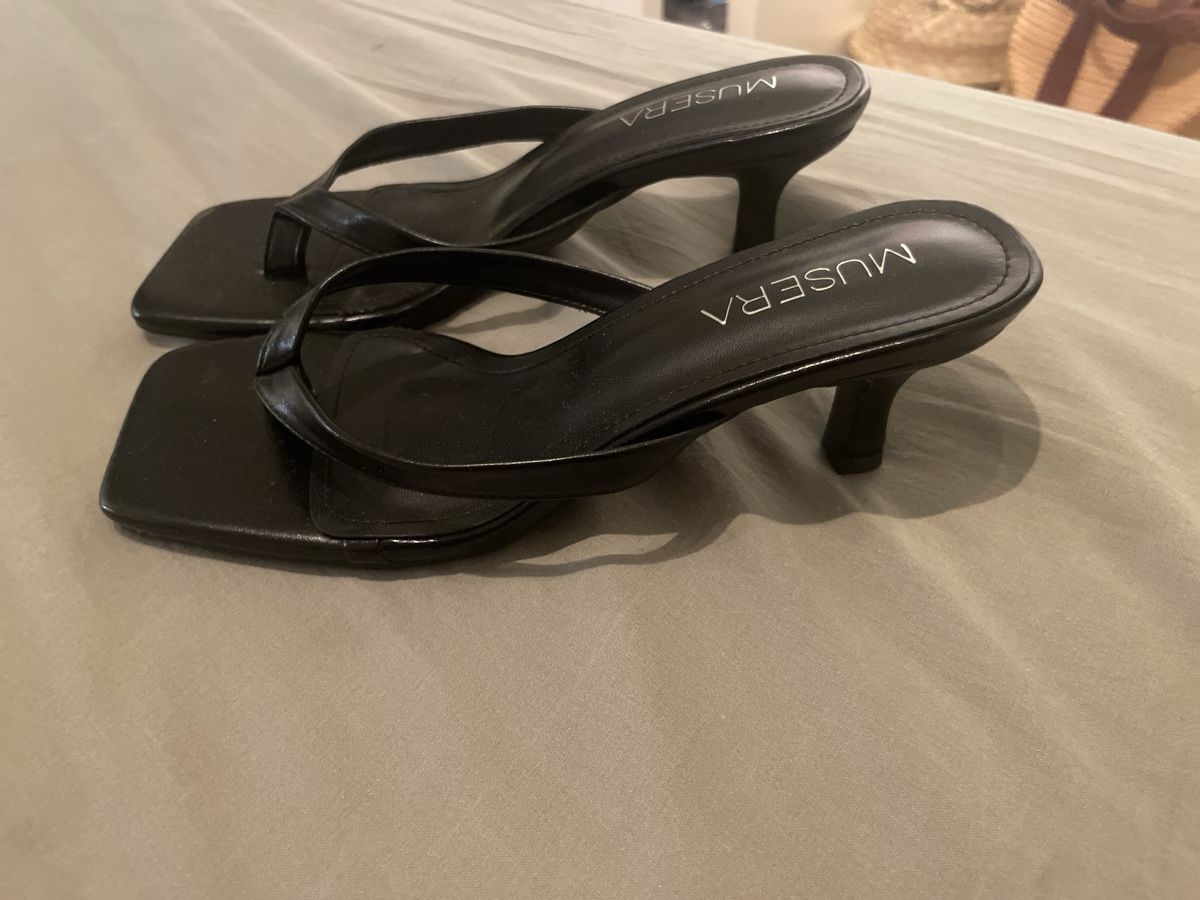 Scarpe da donna: Wunderschön Kittenheels ungebraucht Größe 38 – Nuovo e nell'imballaggio originale da Luzern venduto da nor_9bhz 1
