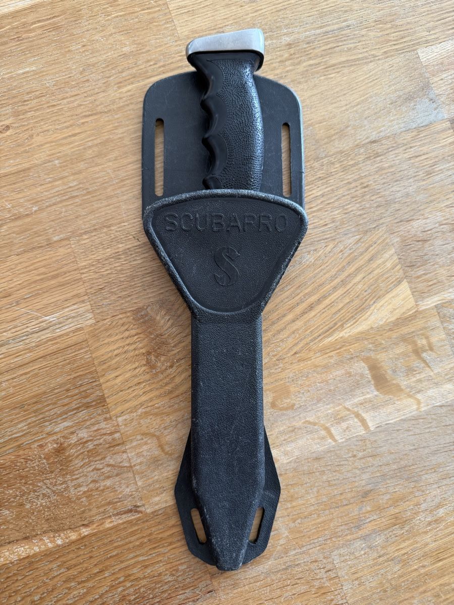 Scubapro Altro per Immersioni: Altes Tauchmesser Scubapro mit Scheide – Usato da Goldach venduto da Messerguru 1