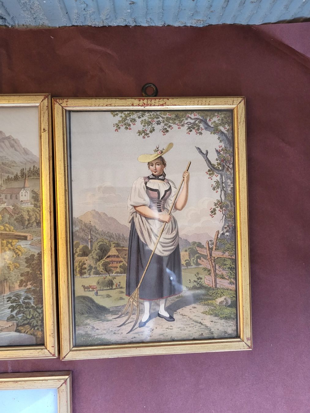 Foto & Immagini: 6 gerahmte Offsetdruck-Bilder verschiedene Trachten – Usato da Diessenhofen venduto da Osio 4