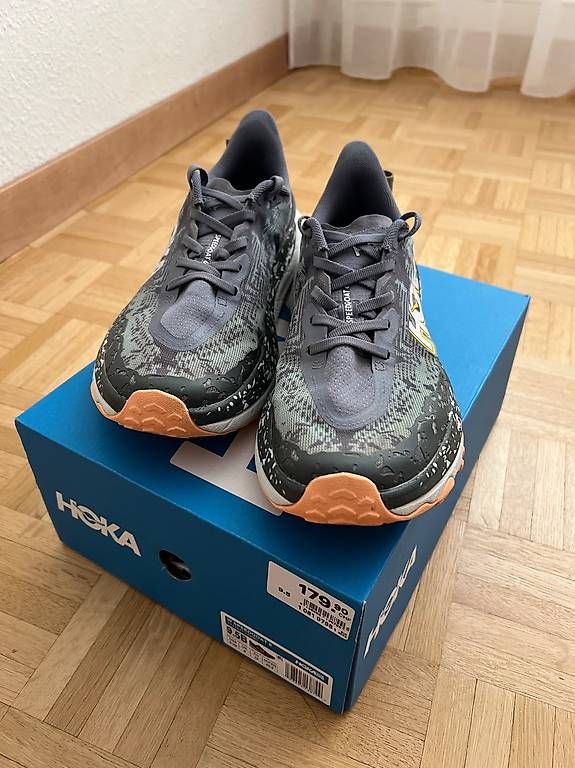 Hoka One One Scarpe da donna: Chaussures de trail Speedgoat 6 – Usato da Genève venduto da Cmlle 2