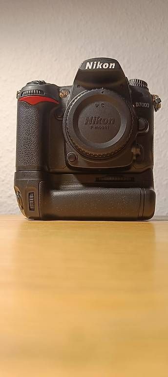 Fotocamera: Nikon d 7000 mit viel Zubehör – Usato da basel venduto da lin_5kqf 1