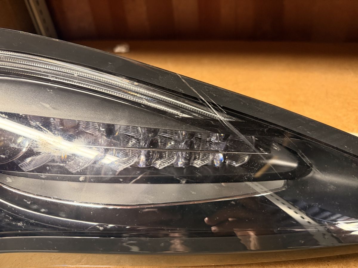 Mclaren Alle Autoersatzteile: Phare avant droite - MClaren 570S – Gebraucht aus Lausanne von AKB_AutoParts