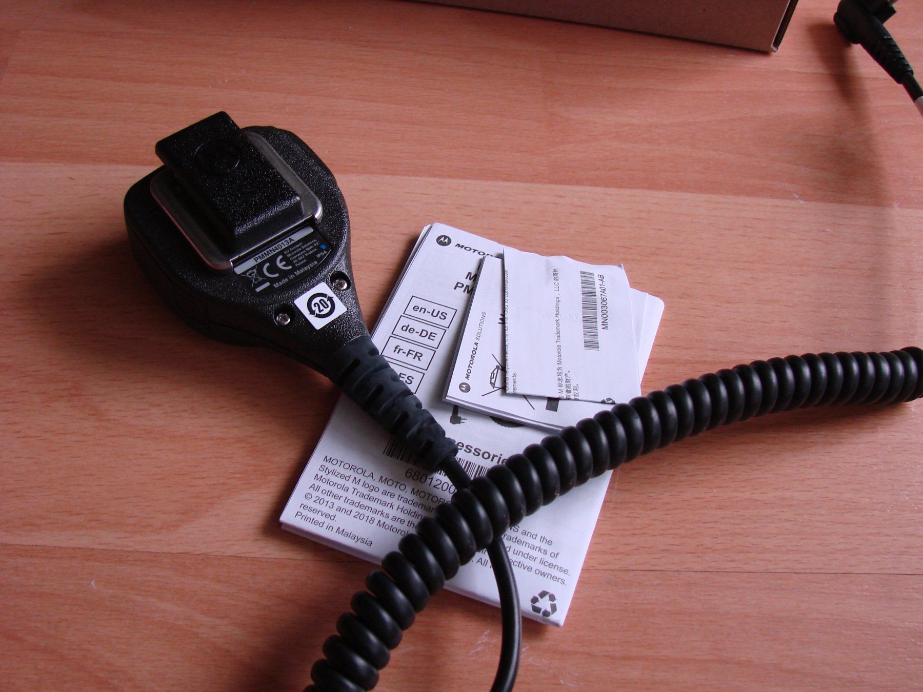 Motorola Radiocomunicazione: Motorola DP1400 Mikrofon PMMN4013 – Nuovo e nell'imballaggio originale da Niederuzwil venduto da Rade 9
