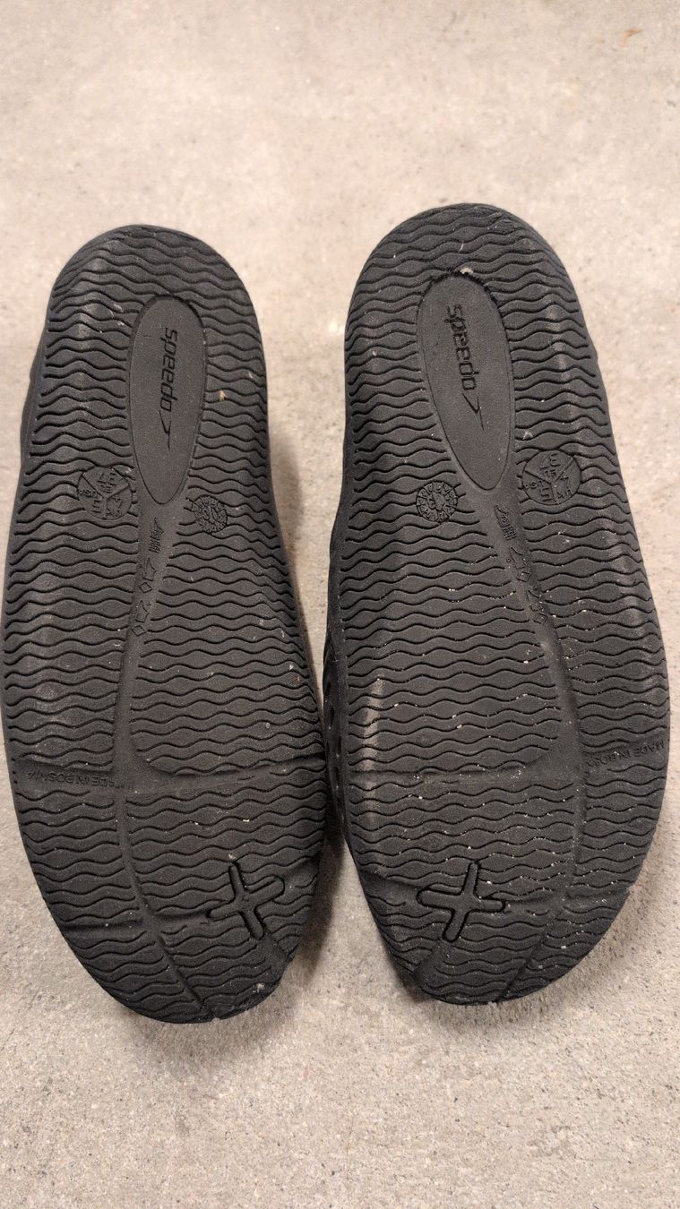 Speedo Scarpe da uomo: Speedo Wasserschuhe Gr. 37 – Usato da Basel venduto da LioLey 3