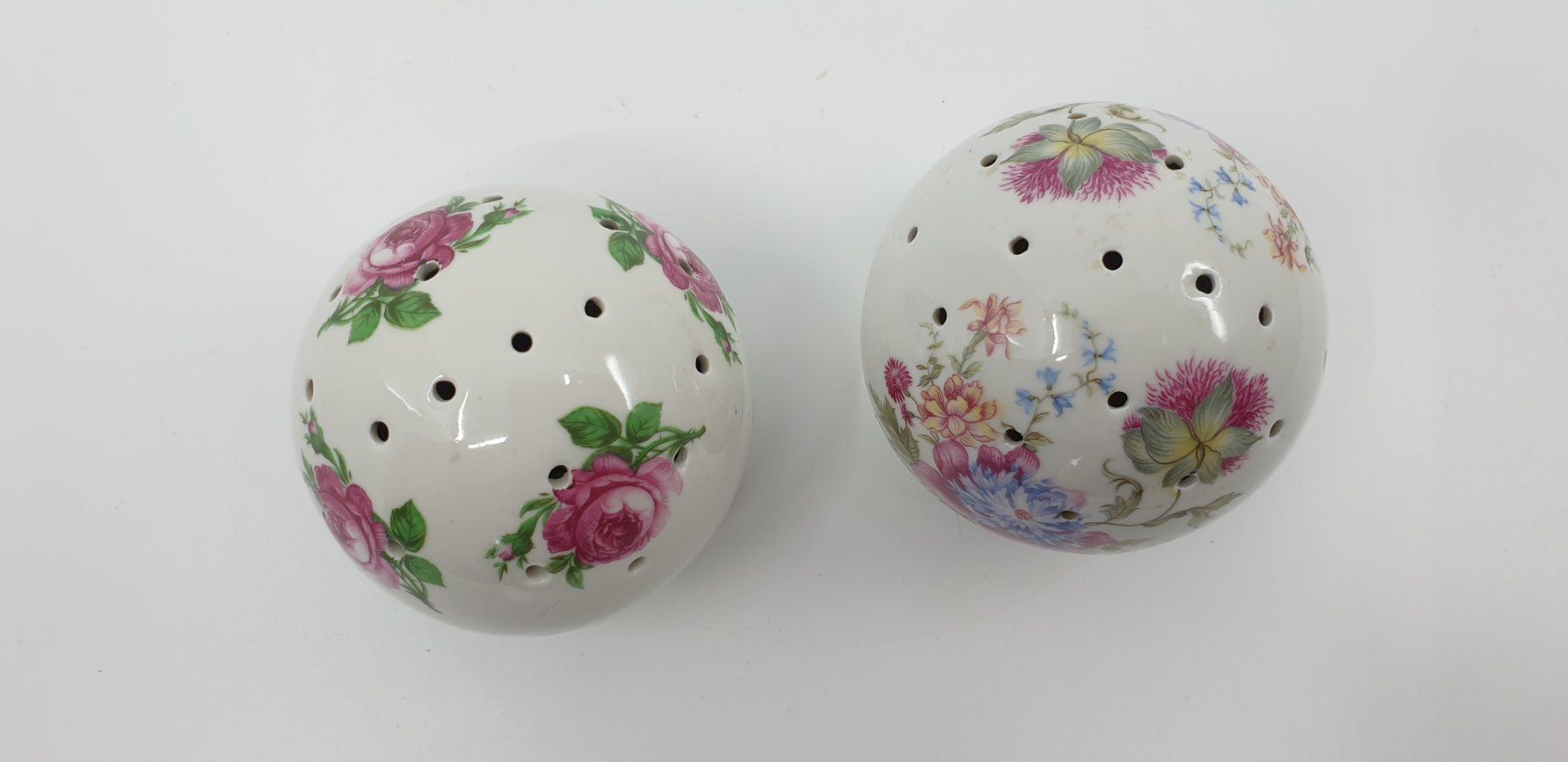 Figurines: 2 Keramik Kugeln, Duftkugeln – D'occasion à Emmen par Brockofsky 1