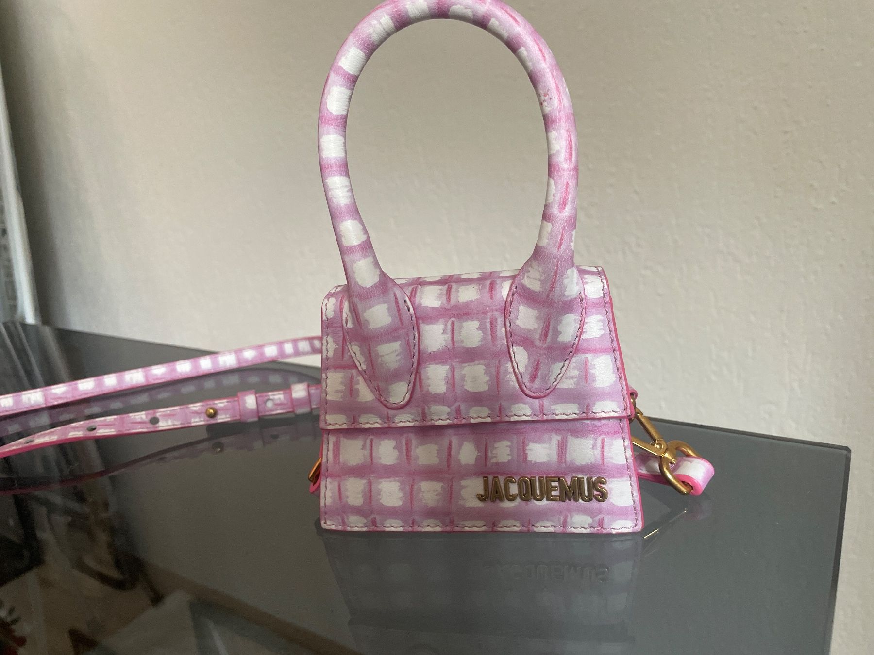 Jacquemus Taschen für Damen: Jacquemus Tasche pink/weiss – Gebraucht aus Belp von ali_92d8
