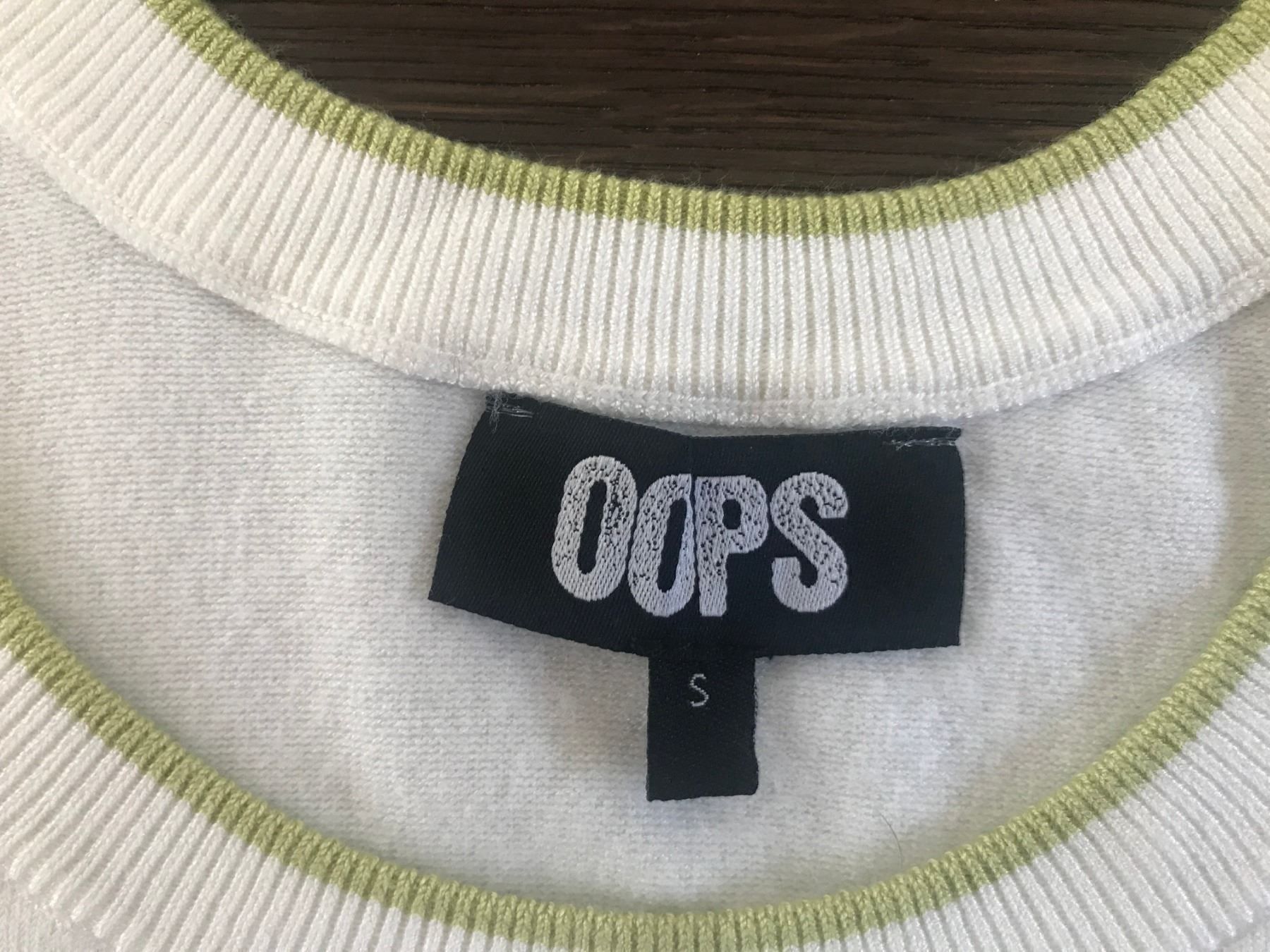 Pullover & Sweatshirts: Helles Top Gilet Pullunder Shirt von OOPS, Gr. S – Gebraucht aus Affoltern am Albis von Blackrhythm 3