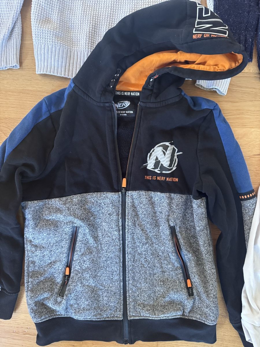 Maglioni & Felpe: 4 Jungen Pullover 134/140 – Usato da Wädenswil venduto da dorodi 1