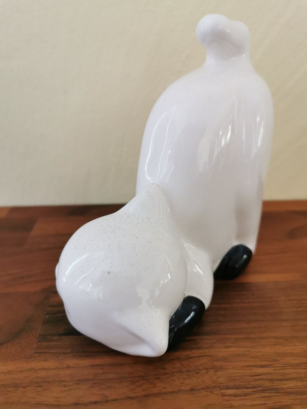 Statuette: Figur Katze / Katzenfigur weiss mit schwarzen Pfoten – Usato da Boniswil venduto da Totomat-Lady2 1