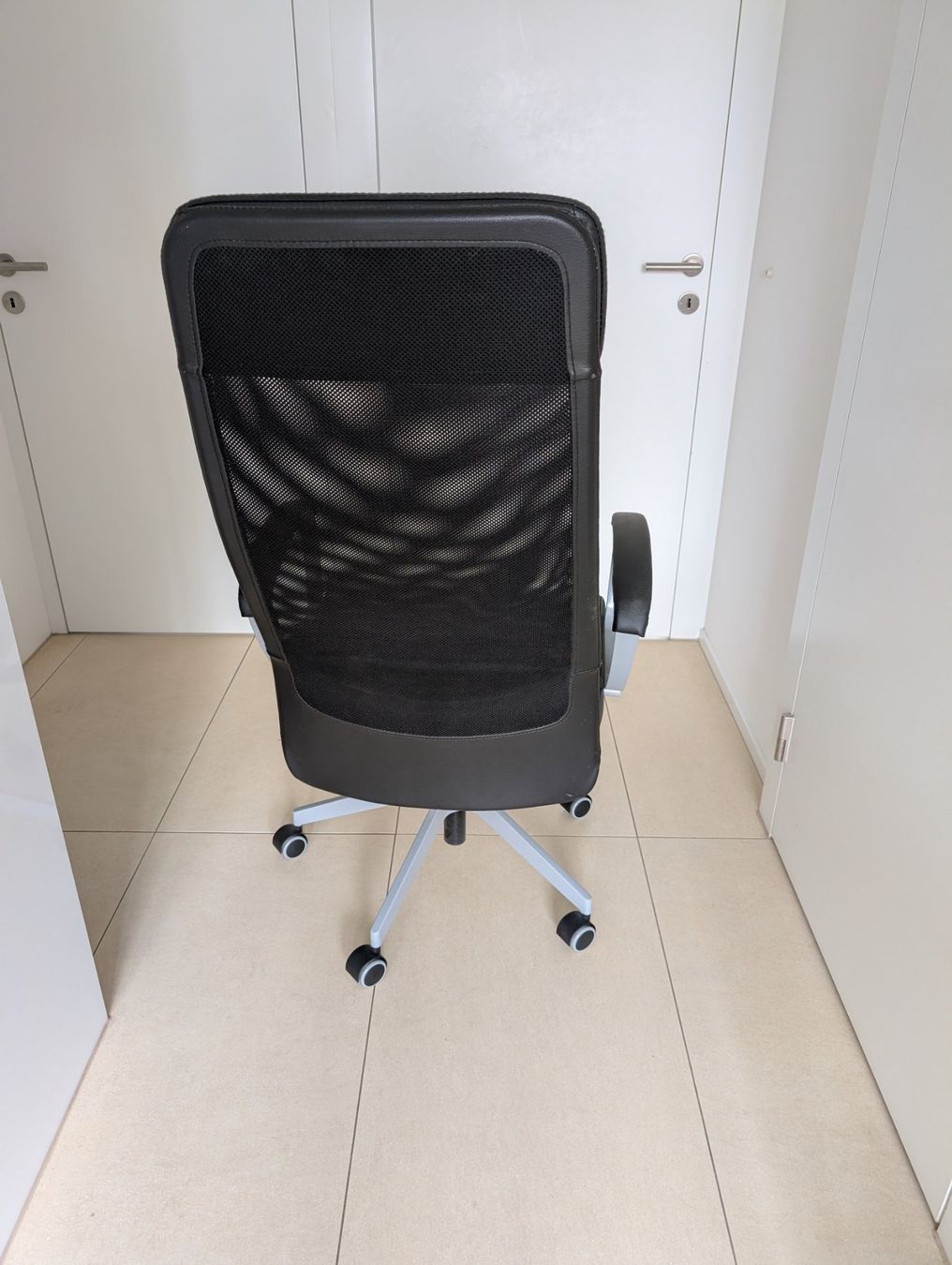 Ikea Sedie: Ikea Markus Bürostuhl schwarz – Usato da Zürich venduto da cha_8wzt 2