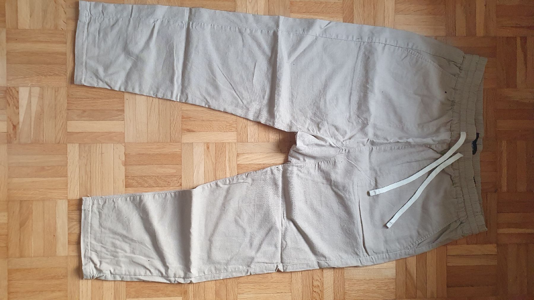 Lotti di vestiti: Kleiderpaket 6 Hosen EU 42 – Usato da Sissach venduto da Siraiwan 2