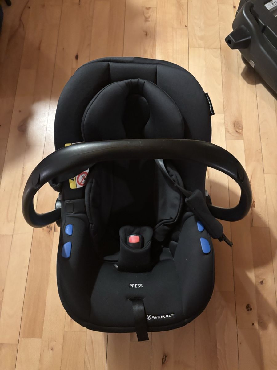 Seggiolini per auto: Avionaut Pixel Kindersitz mit Isofix Station – Usato da Worb venduto da Leschinski