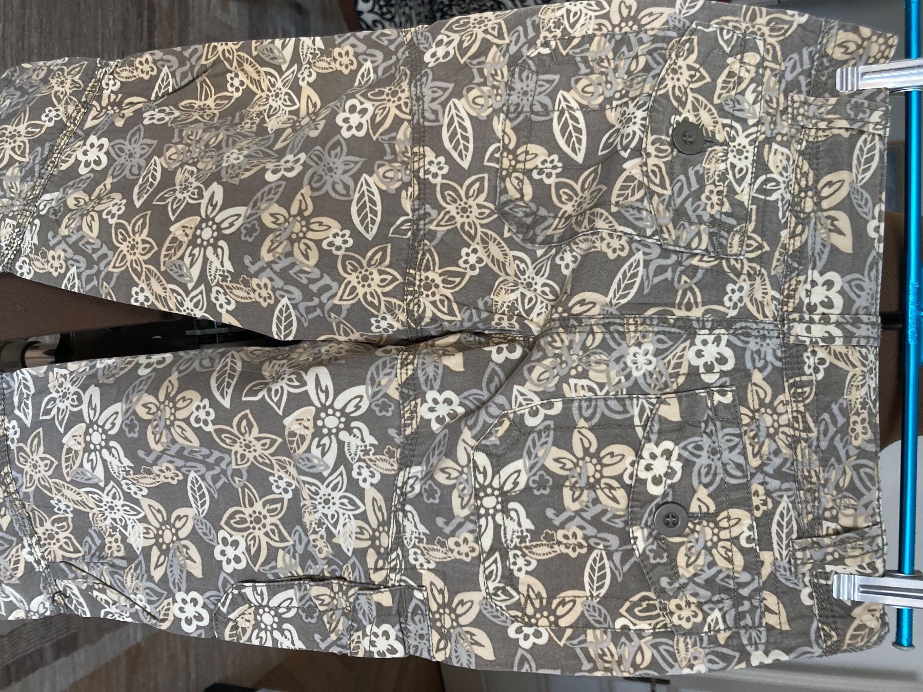 C&A Pantaloni: Caprihose  gemustert, Mädchen Gr. 134, – Usato da Meggen venduto da tulipe21 4