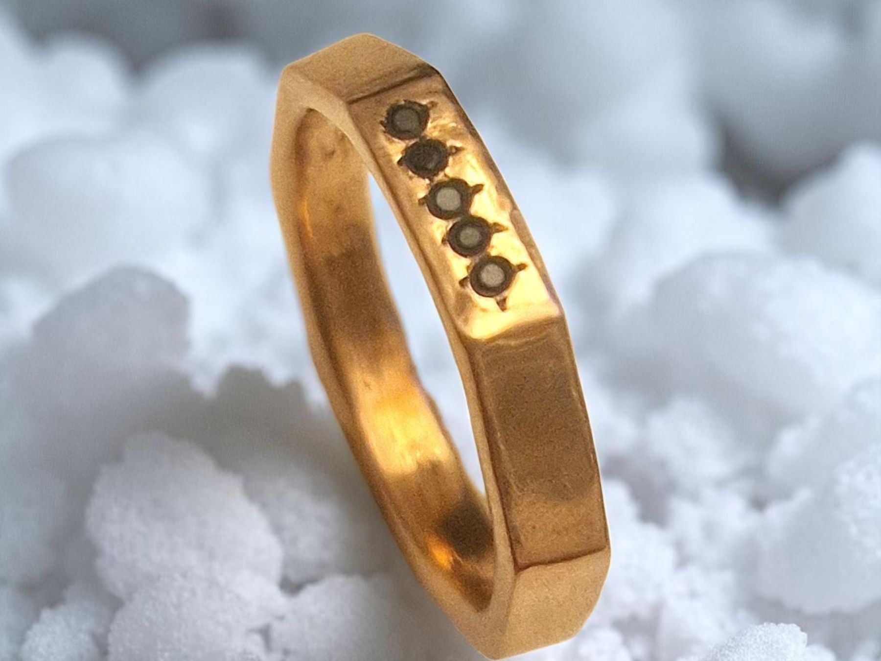 Anelli: Achteck-Ring Bronze mit 4 Spinellen, Grösse 58.7 – Nuovo e nell'imballaggio originale da Aarau venduto da Schmuckhoehle_MD 1