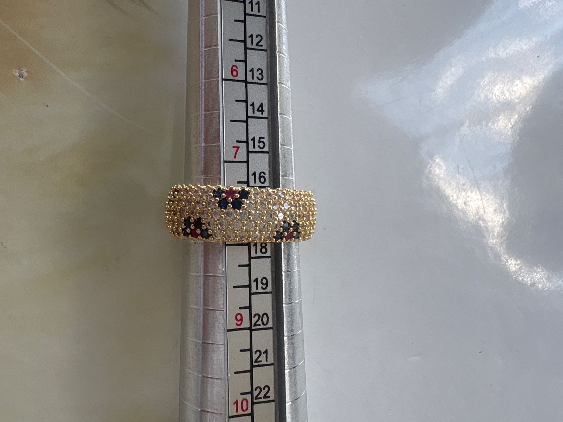 Bagues: Luxus Elegante Gr.18/8 Ring Memoire Farbe: Gold/ Zirkonia – Neuf (Voir description) à Biel-Bienne par Roserosse13 5