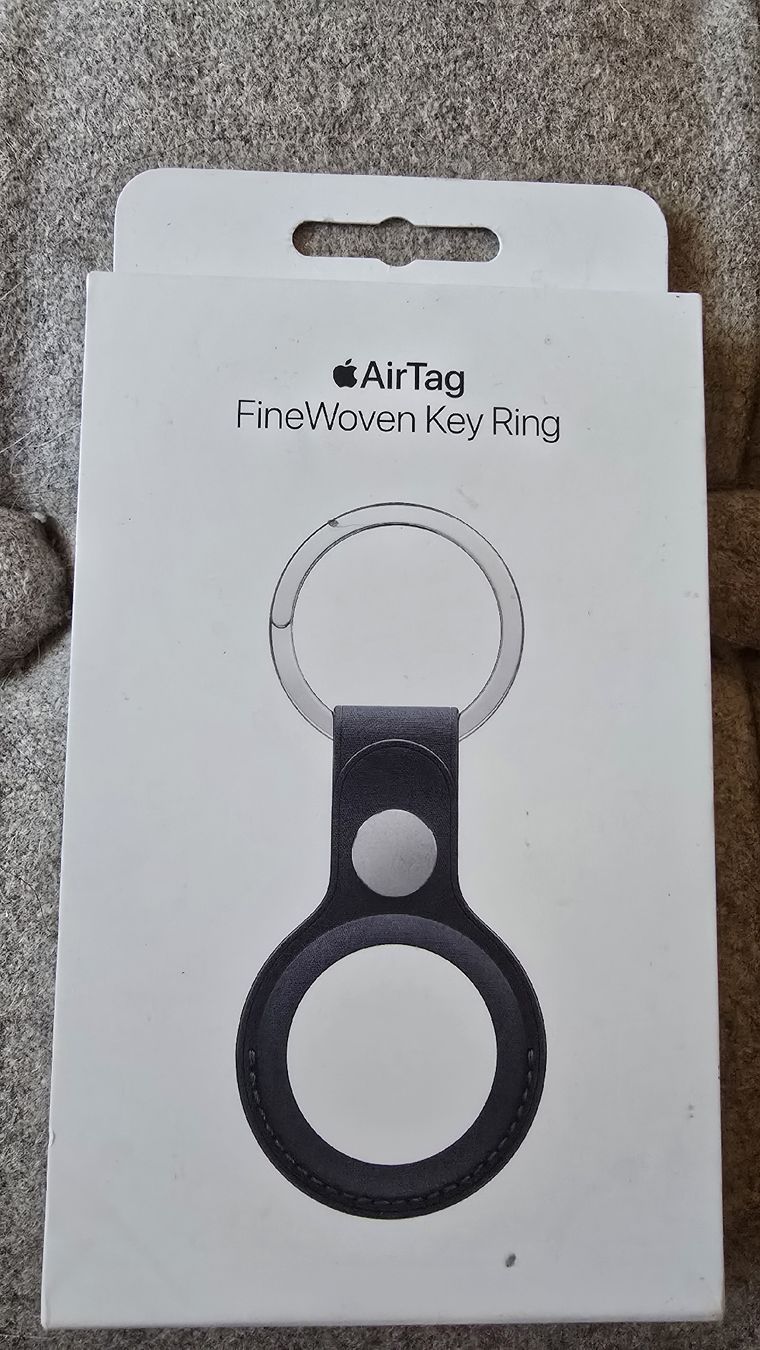 Apple Portachiavi: Apple AirTag FineWoven Key Ring Schwarz neu – Nuovo e nell'imballaggio originale da Duebendorf venduto da Dguguseli