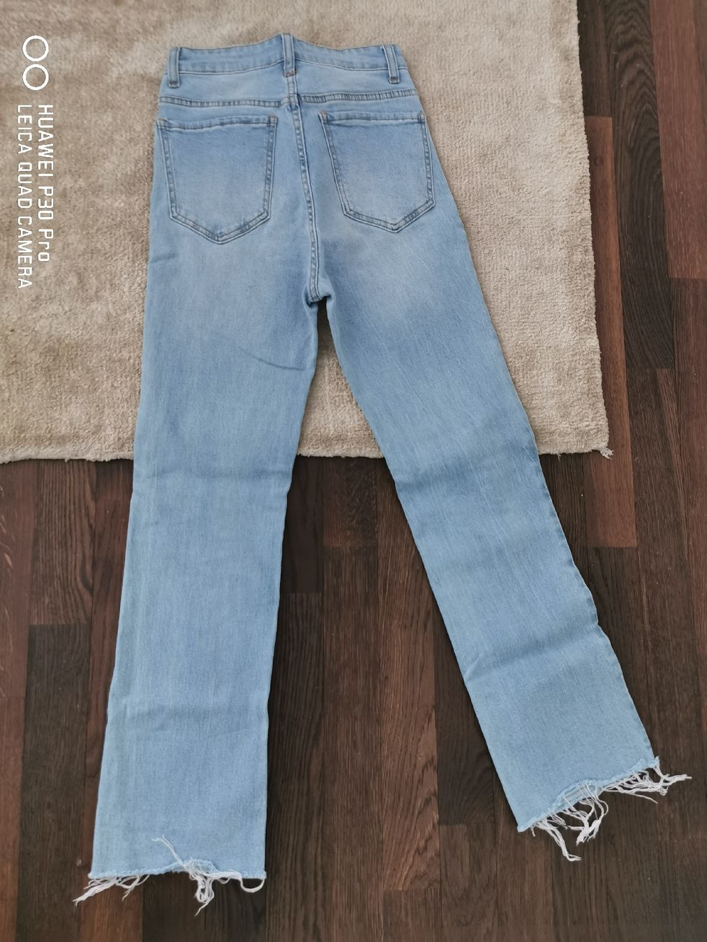 Jeans: Jeans mit Fransen, Gr. 34/36 Hellblau, Сhiccore, NEU – Nuovo (secondo la descrizione) da Erlenbach ZH venduto da alisamilana 1