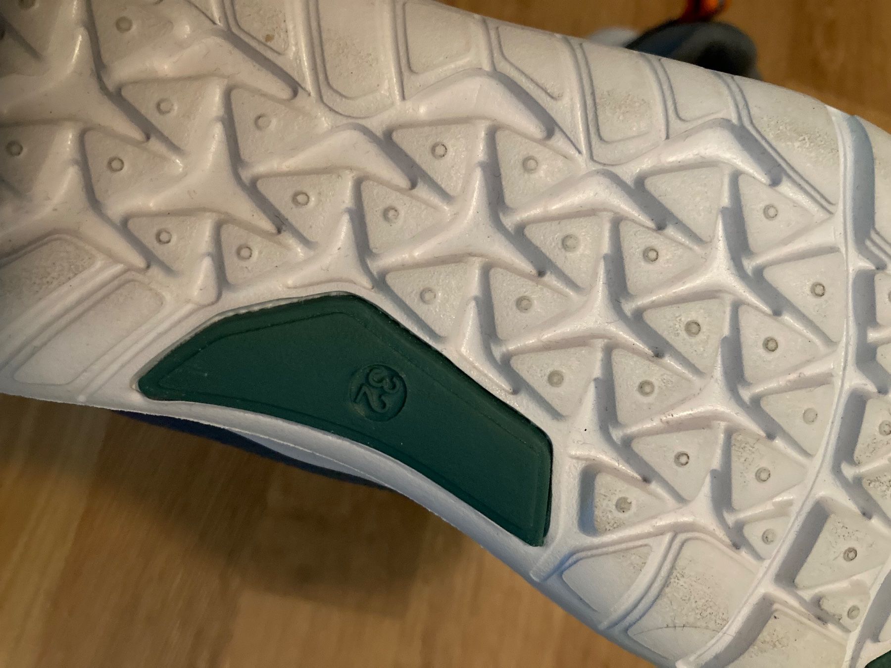 Scarpe per ragazzi: Kinder Turnschuhe Gr. 32 – Nuovo (secondo la descrizione) da Emmenbrücke venduto da JJ_89 1