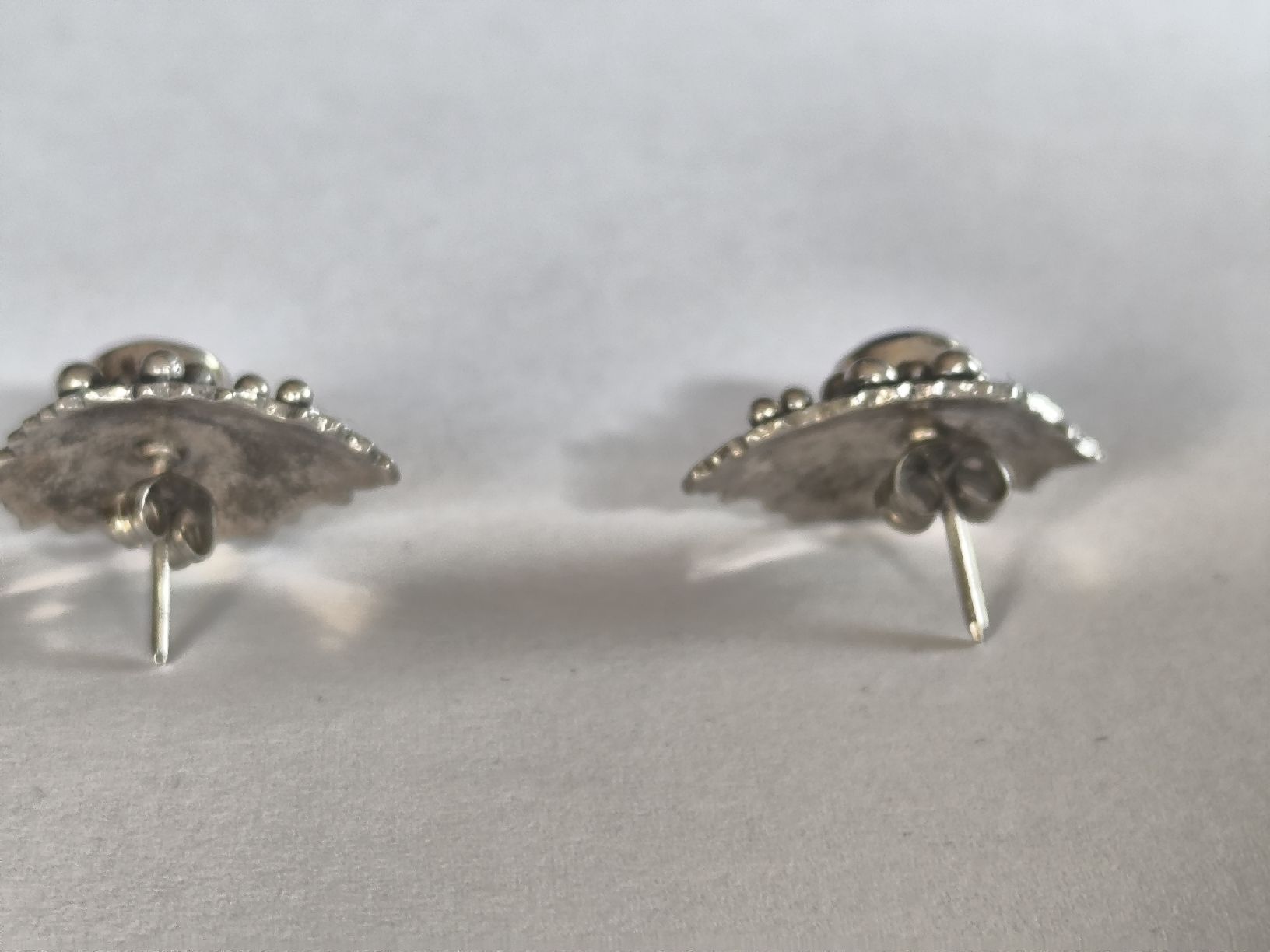 Ohrringe & -stecker: Ältere Silberohrstecker mit Lapislazulistein. – Gebraucht aus Schaffhausen von gab_v5qf 2