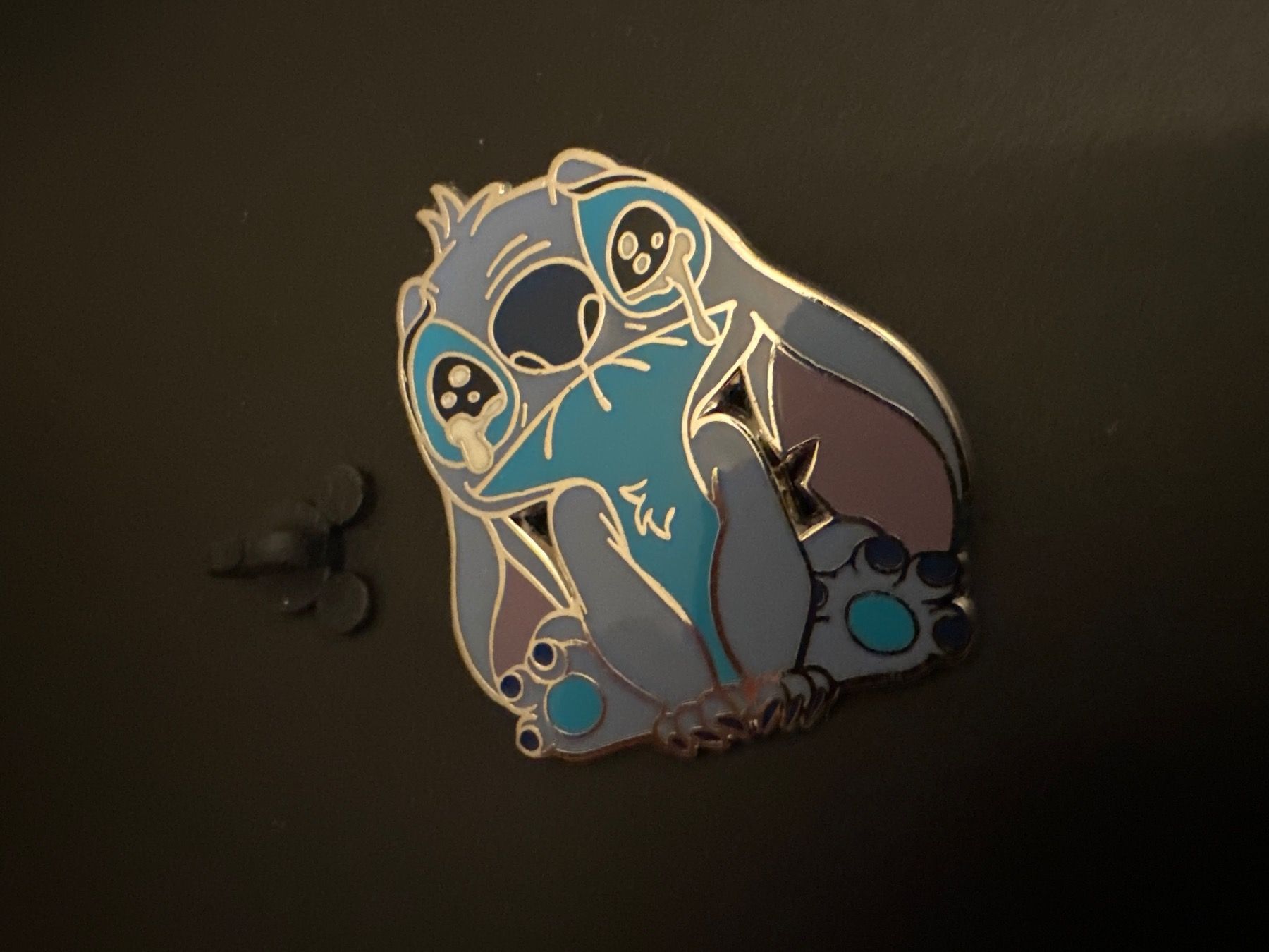 Plaketten & Abzeichen: Pin Stitch Disney Pin Trading – Gebraucht aus Galgenen von rub_f6kh
