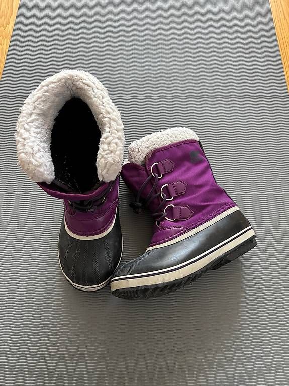 Scarpe per ragazzi: Sorel Winterschuhe Kinder / violett / Gr 33 – Usato da Wettswil venduto da Dukefunk 1