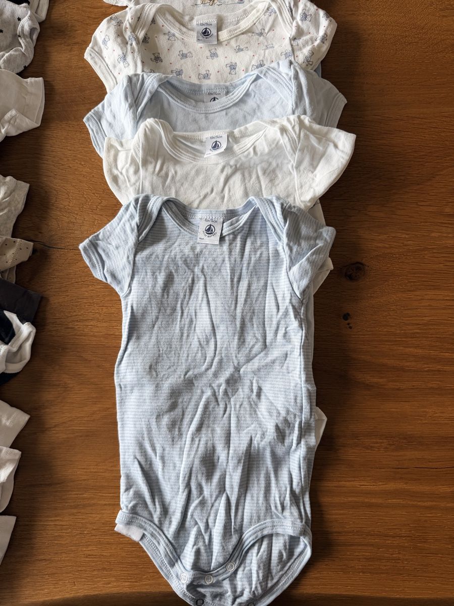 Lotti & Set di vestiti: Kleiderpaket Bodies 12M – Usato da Männedorf venduto da ana_nln9 3