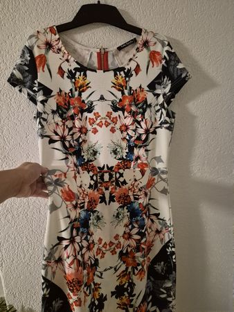 Betty Barclay Kleid floral weiss Grösse 40 