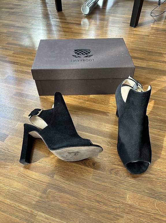 Navyboot Damenschuhe: NAVYBOOT Sandalen – Gebraucht aus Zürich von Fox07 1