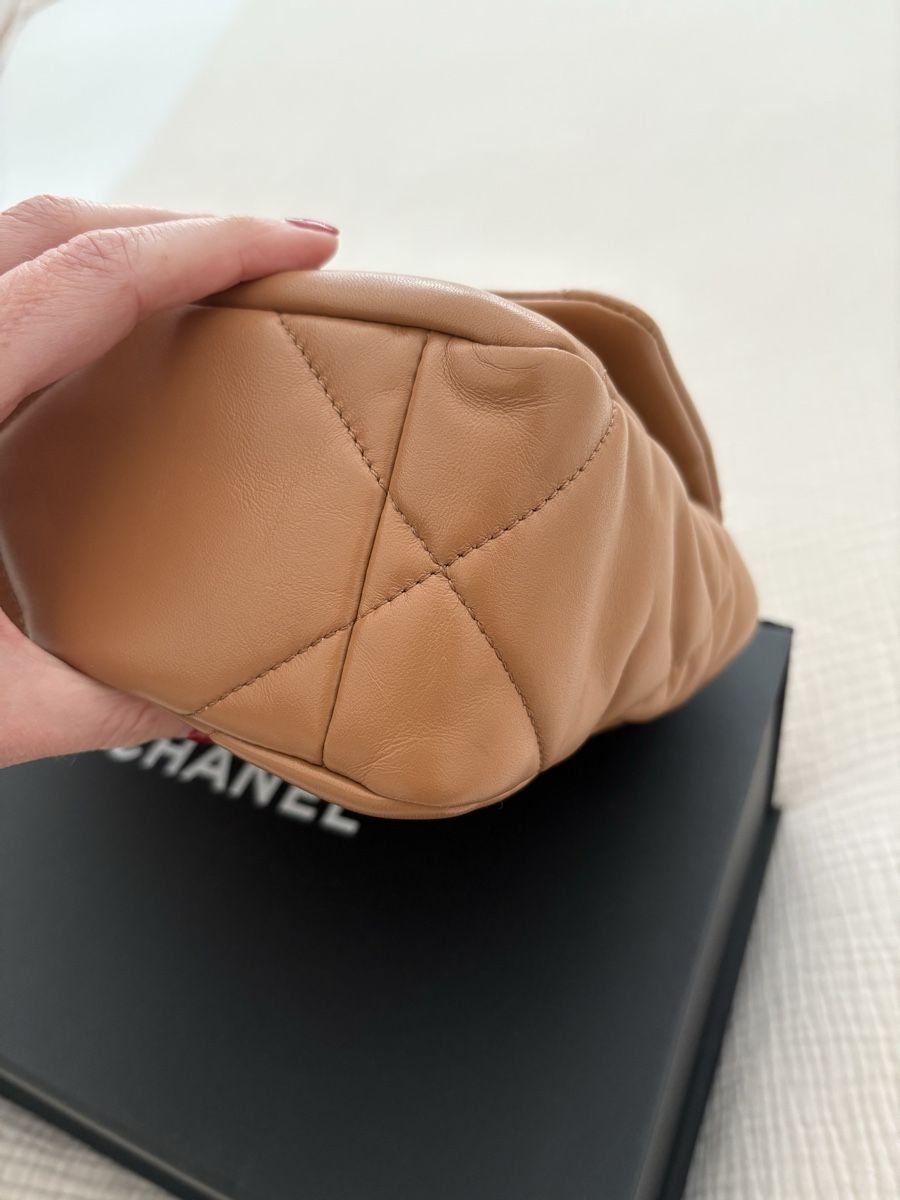 Chanel Borse da donna: Sac Chanel 19 état impeccable – Nuovo (secondo la descrizione) da La Chaux-de-Fonds venduto da kim_6hn7 3