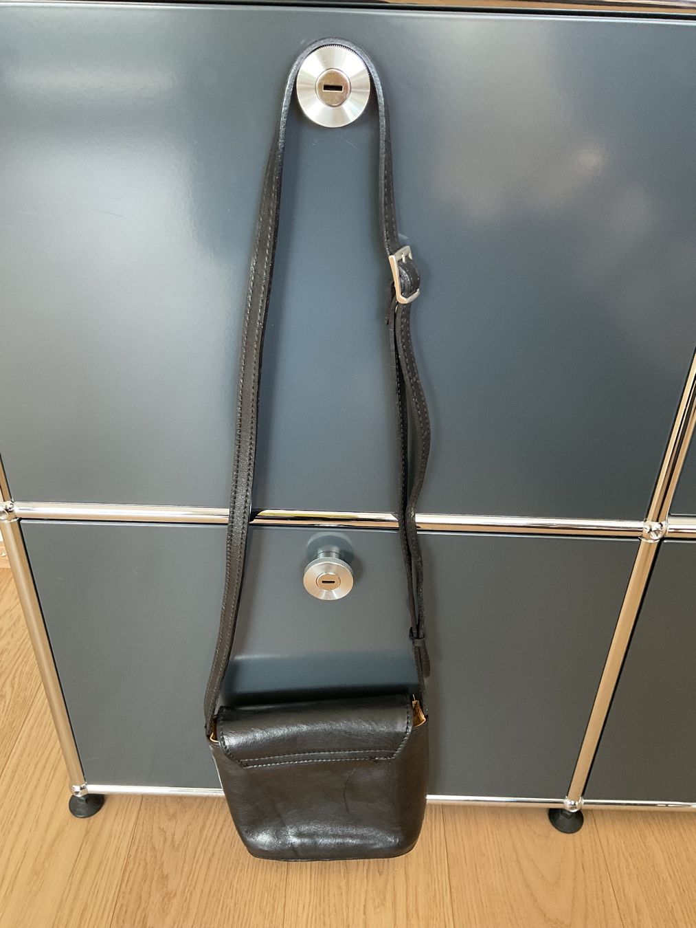 Borse da donna: Umhängetasche schwarz Leder – Usato da Meggen venduto da Jeannine_24 1