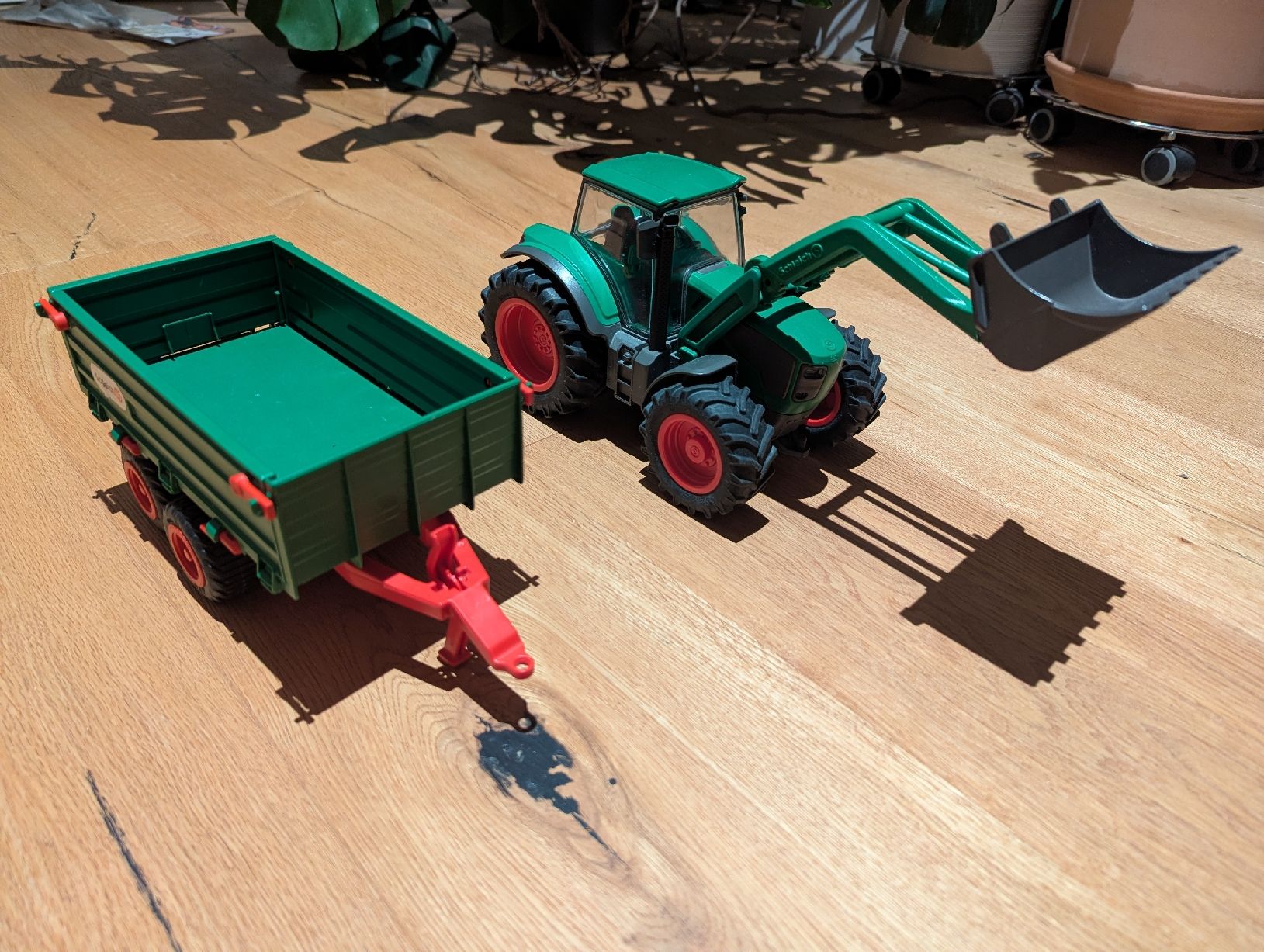 Schleich Spielzeuge: Schleich Traktor mit Anhänger 🚜 – Gebraucht aus Maienfeld von Aliwanter 2