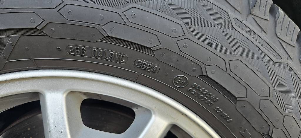 Pneus & Roues: Winterkompletträder/Winterräder Ford Transit  – D'occasion à Bonstetten par Malikm 1