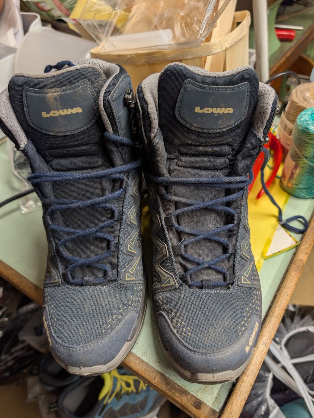 Lowa Scarpe da uomo: Lowa Wanderschuhe 41.5 – Usato da Büren an der Aare venduto da bbu22