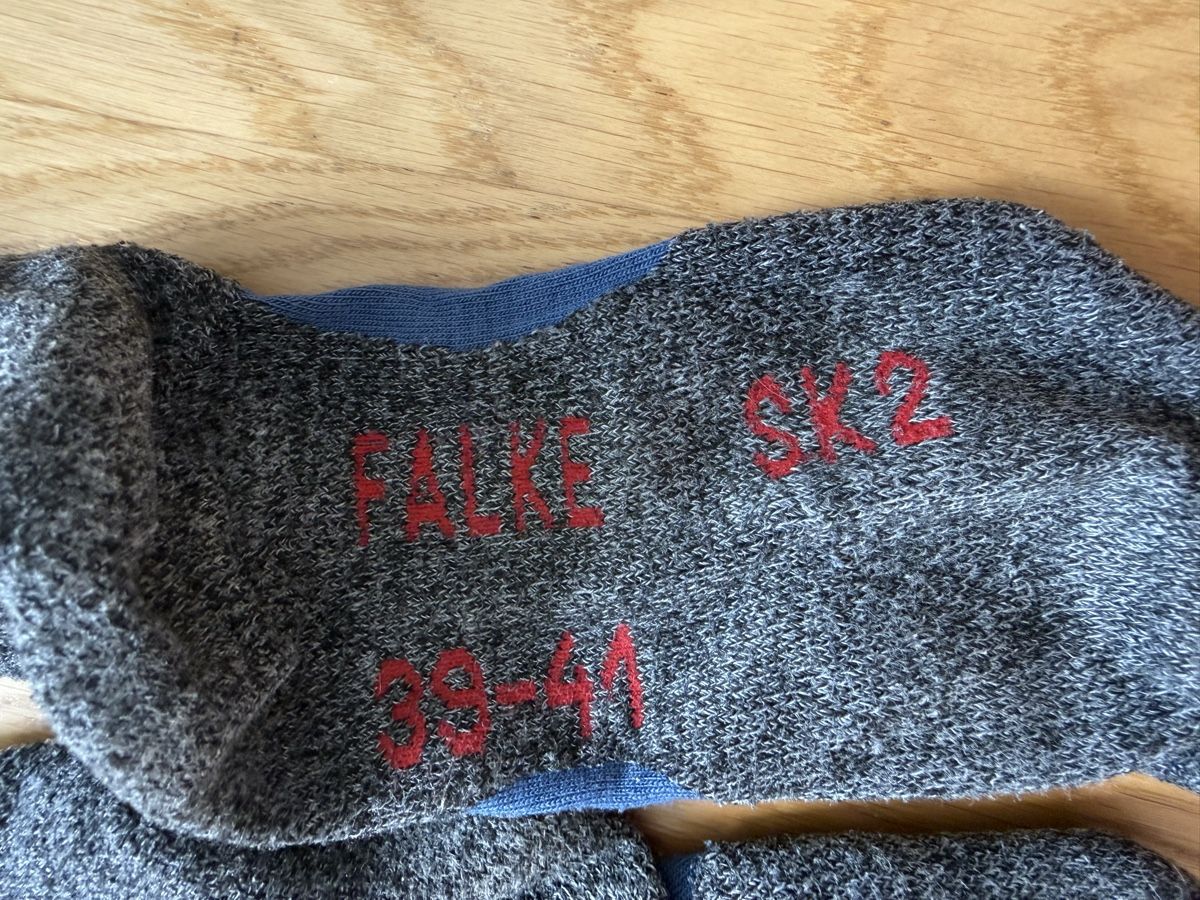 Falke Calze: Falke Skisocken Gr. 39-41 – Usato da Zürich venduto da Lenath22 2