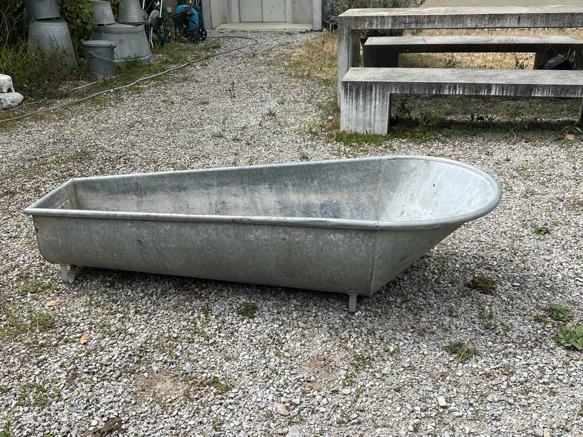 Badewannen: Antike grosse, verzinkte Badewanne dicht – Gebraucht aus Wabern von La-Vitrine 8