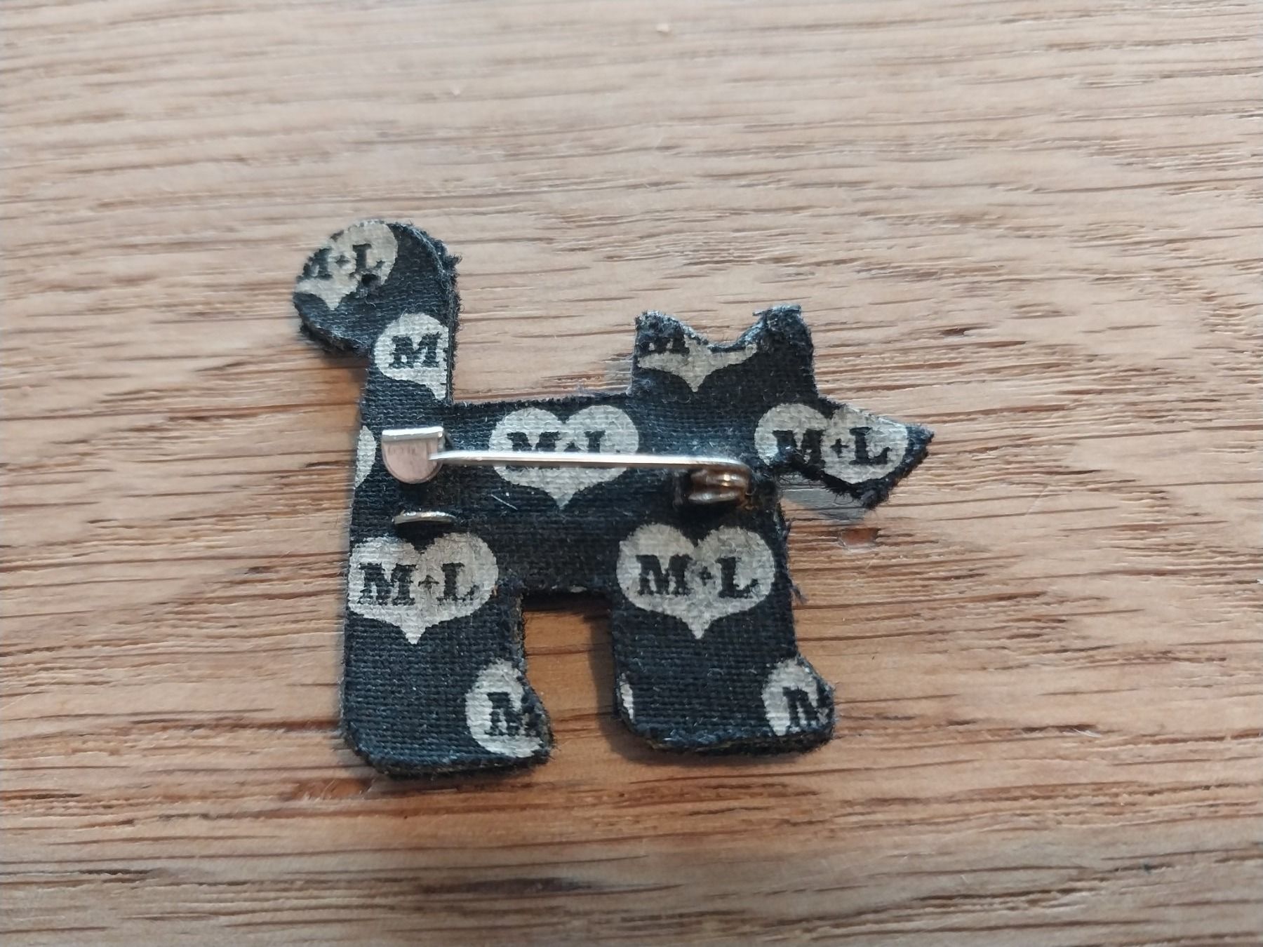 Broschen & Nadeln: Broche Macon et Lesquoy en cannetille – Gebraucht aus Ependes FR von  1