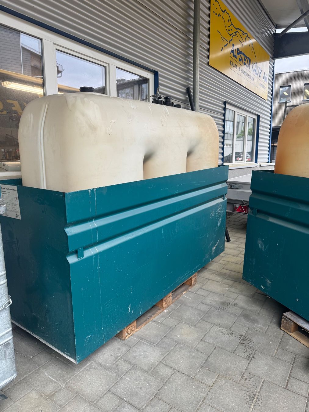 Heizung: Sicherheitswanne mit Heizöltank – Gebraucht aus Appenzell Steinegg von joe_7nzr 1