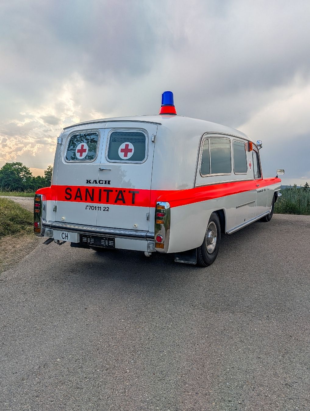 Cadillac Automobili: Cadillac Krankenwagen – Usato da Schlatt TG venduto da Rostlaube 2