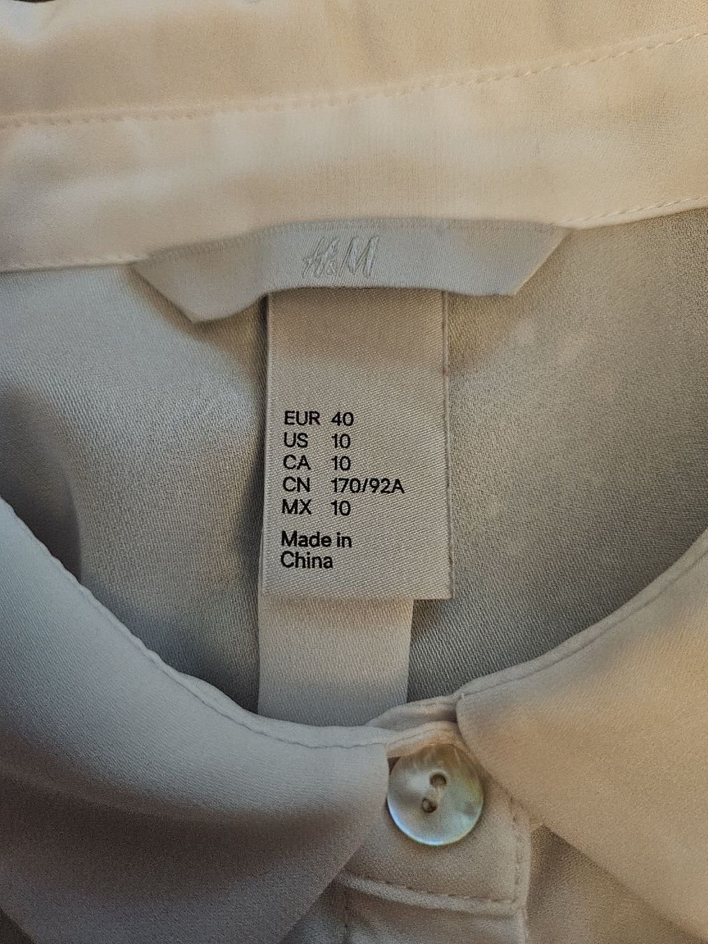 H&M Camicette: Bluse H&M weiss Grösse 40 neuwertig – Nuovo (secondo la descrizione) da Anwil venduto da tamoos 4