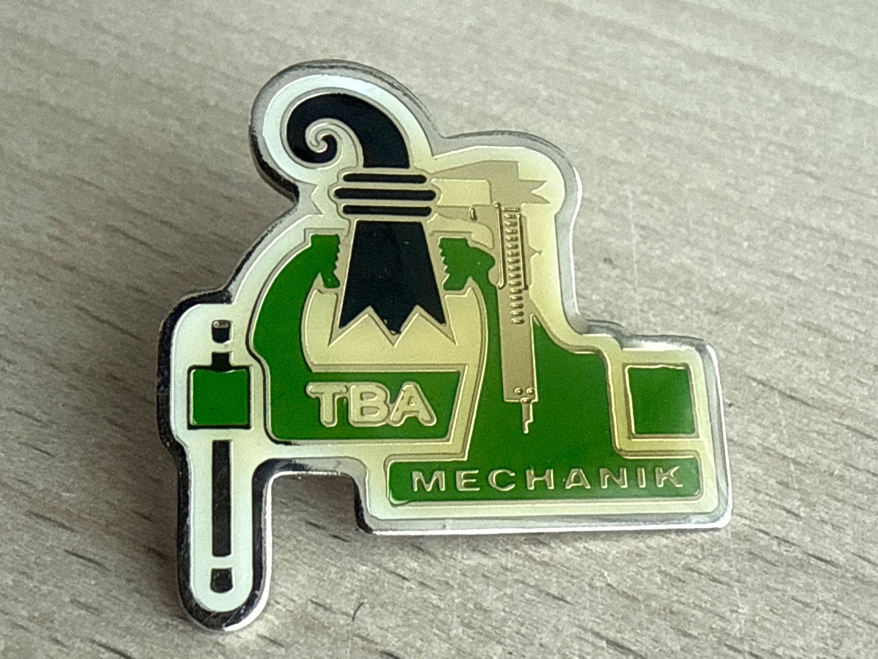 Placchette & Badge: Pin TBA Mechanik Basel – Usato da Glattbrugg venduto da Schweigmatt