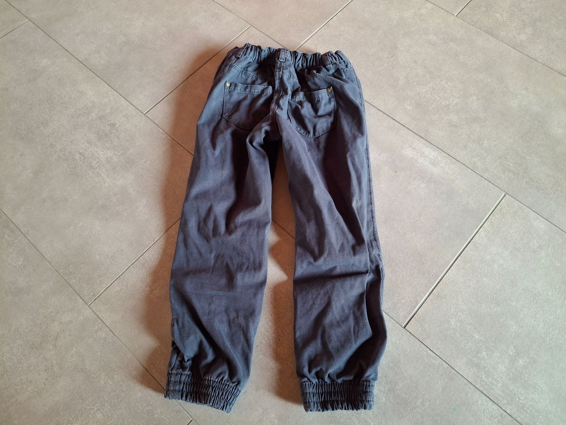 Vertbaudet Pantaloni: Hose von Vertbaudet Gröse114 – Usato da Wiesendangen venduto da troawus 6