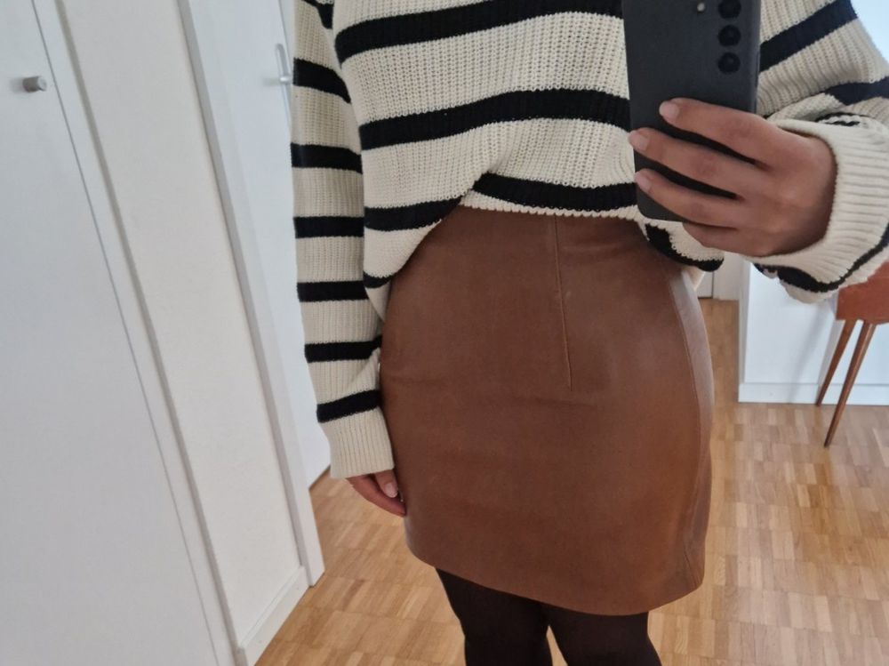 Jupe en cuir ZARA, neuve, taille S | Kaufen auf Ricardo