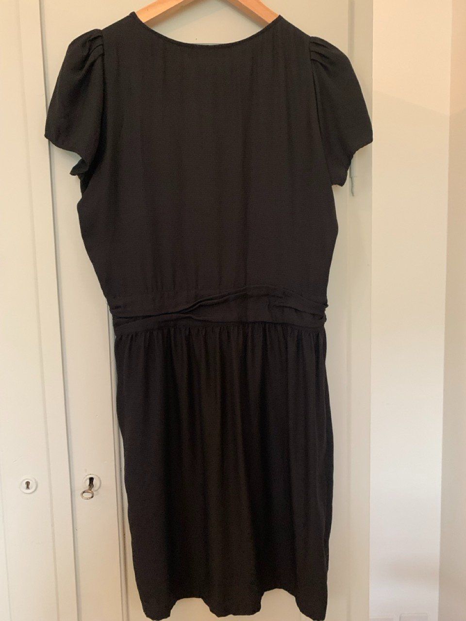 Sessun Vestiti: Seidenkleid von Sessun – Usato da basel venduto da G.Burghartz 5