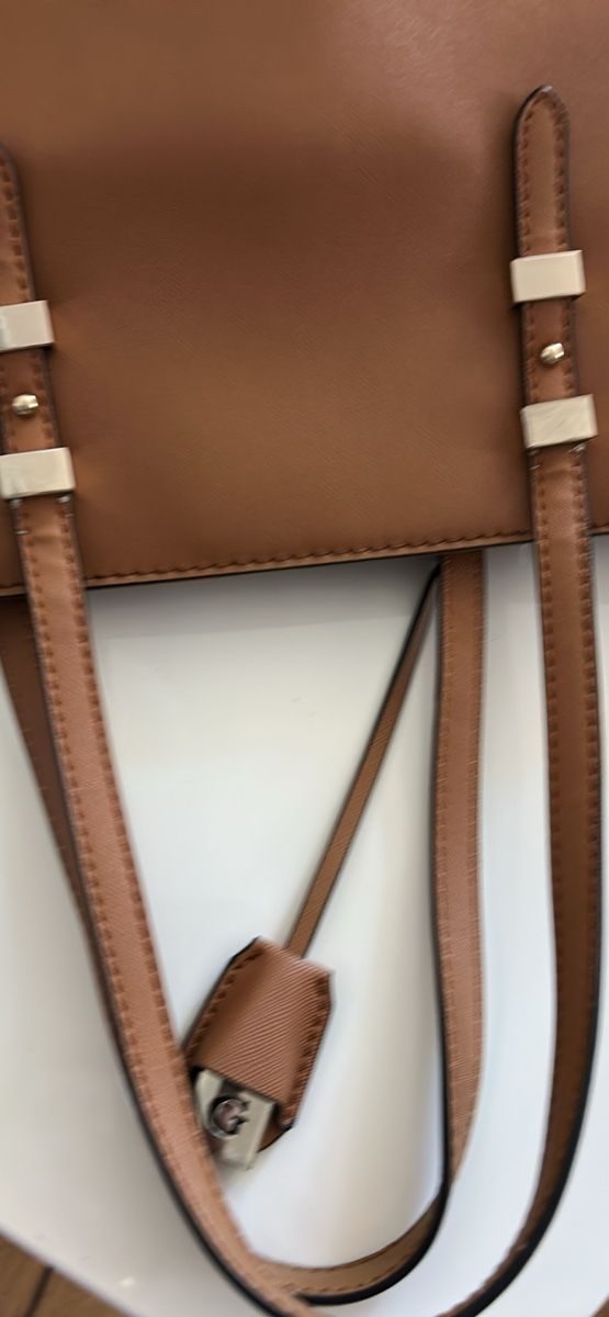 Borse da donna: Guess sac cabas  – Usato da Veytaux venduto da ccristina 3